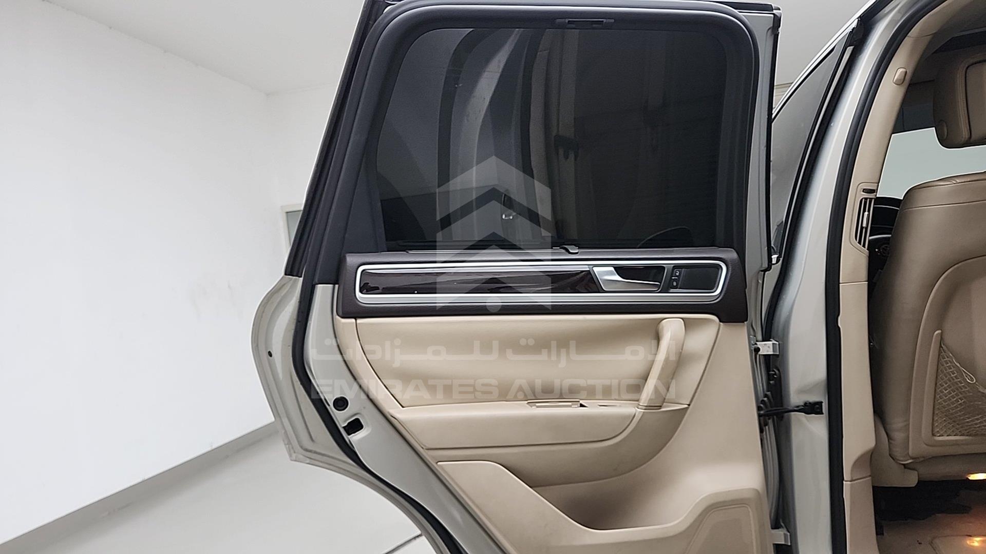 2012 VOLKSWAGEN TOUAREG VIN: WVGBC27P0CD000121