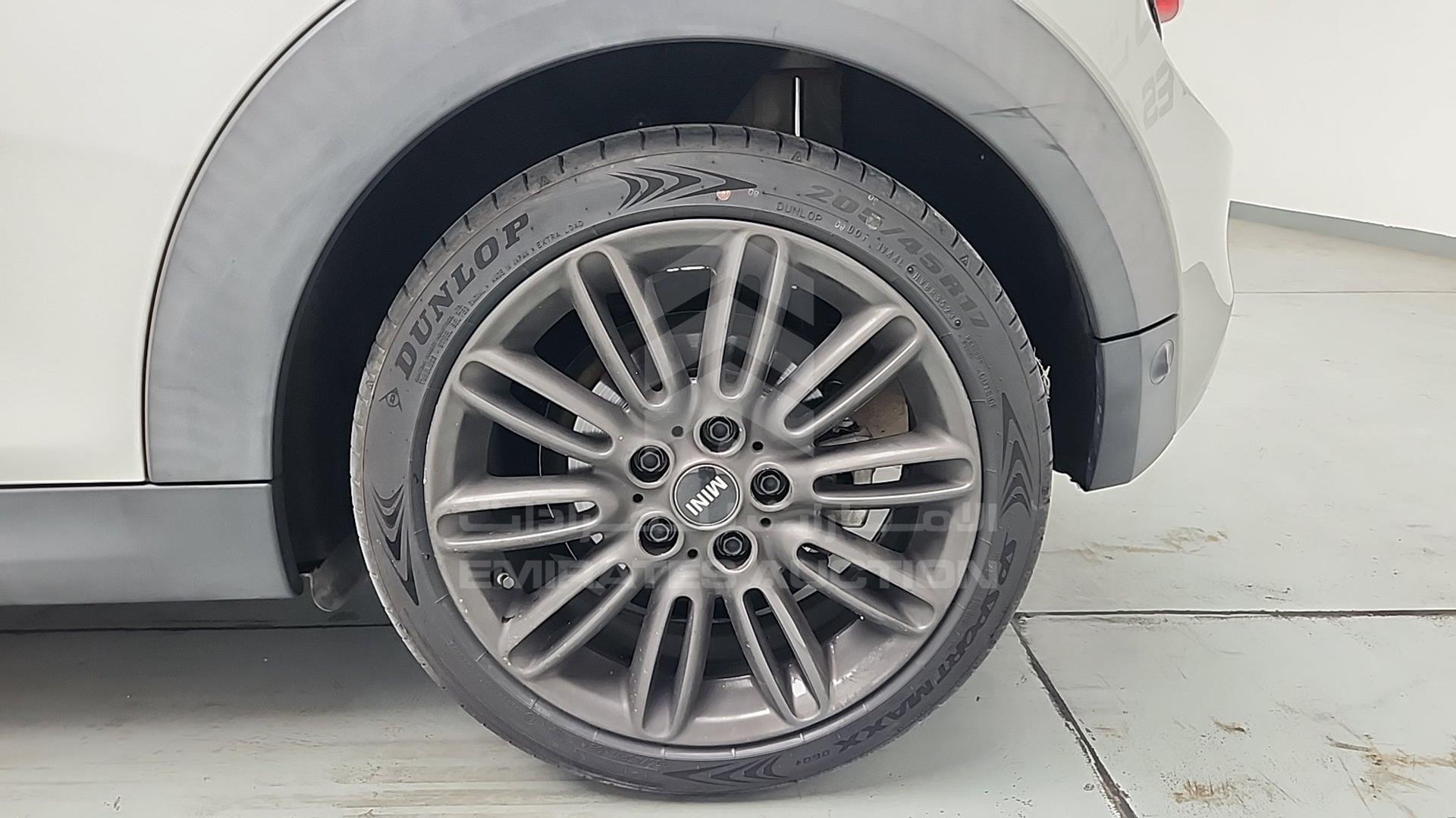 2016 MINI COOPER VIN: WMWXM7107G2A84830