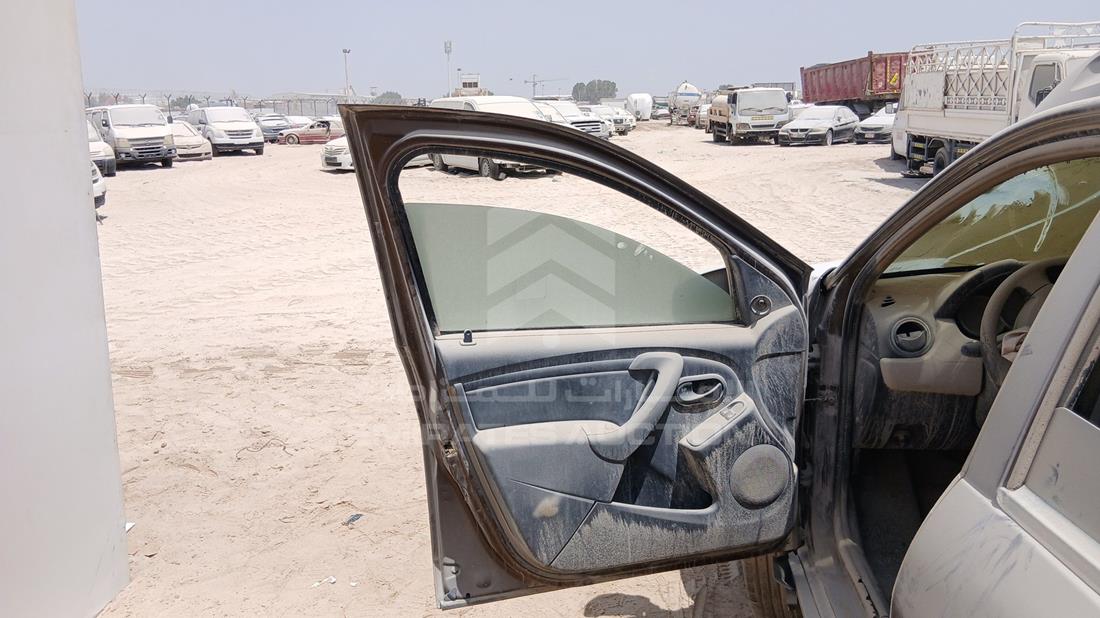 2016 Renault Duster — Front Left Door — Photo 10