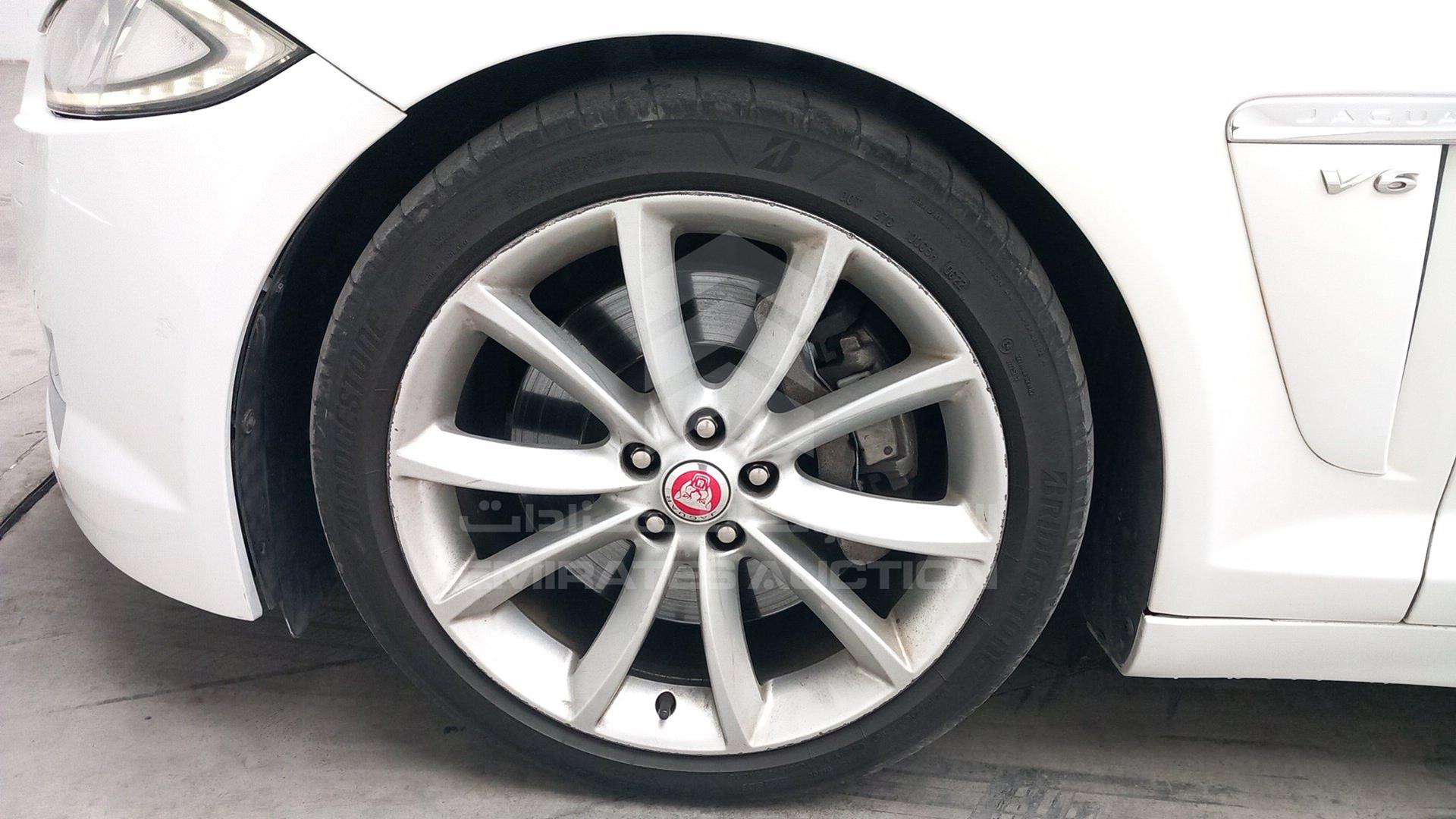 2015 JAGUAR XF VIN: SAJAA05AXF8U48907