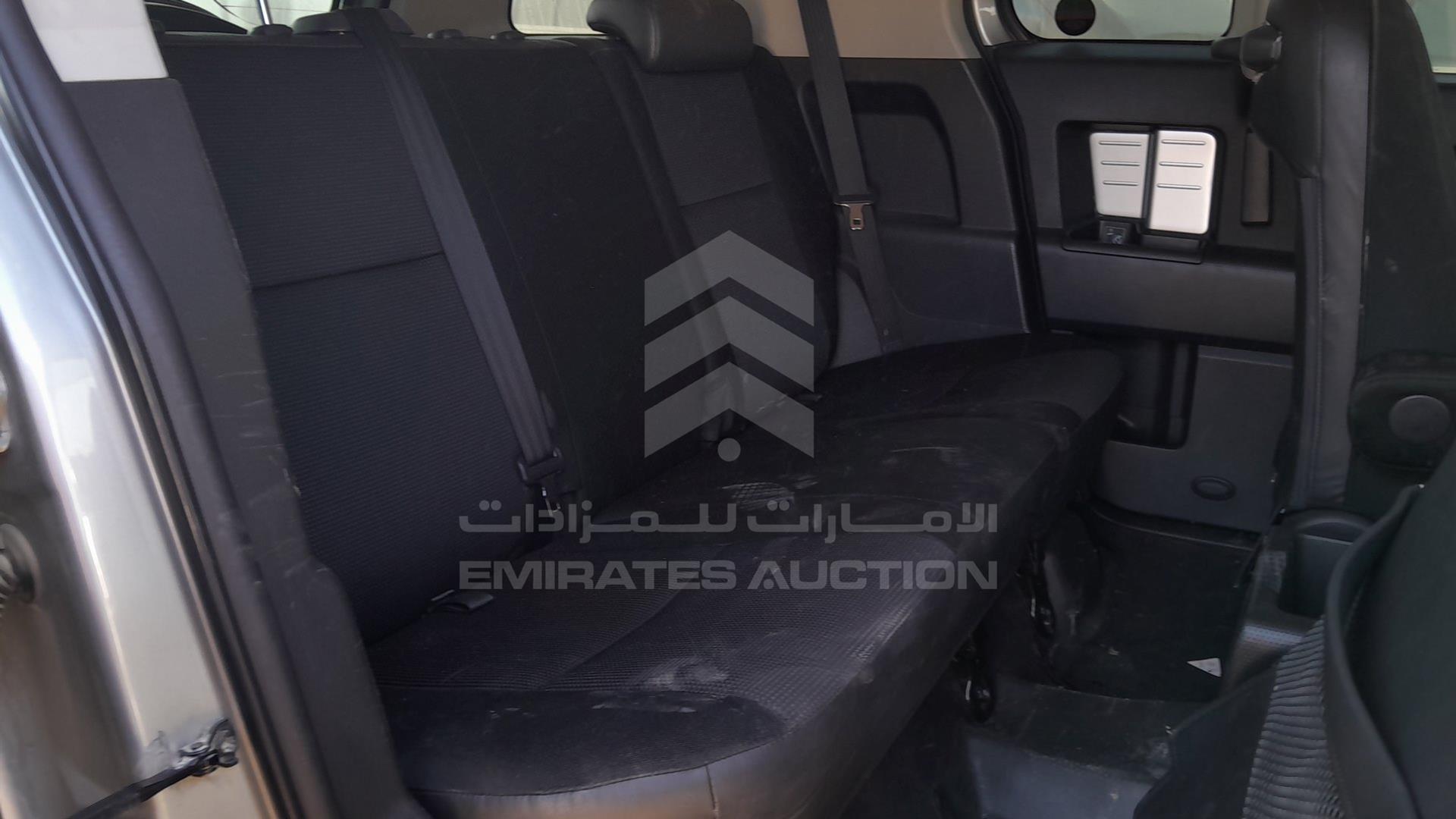 2011 TOYOTA FJ CRUISER VIN: JTEBU11F9BK101045