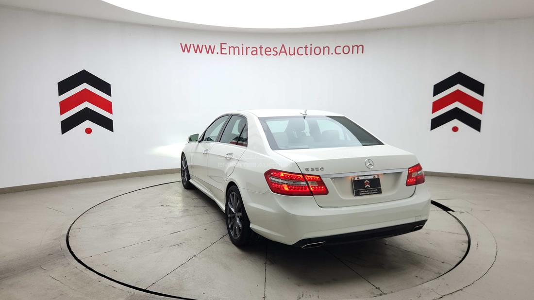 مرسيدس E 350 2010 — الزاوية الخلفية اليسرى — صورة 9