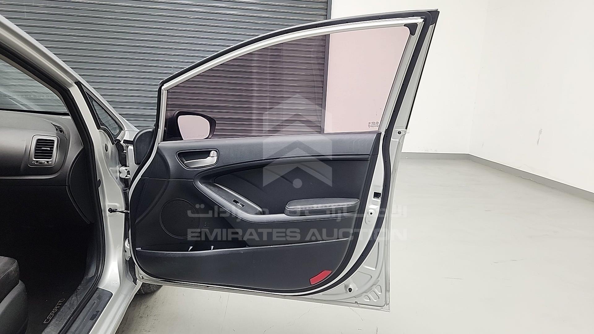 2016 KIA CERATO VIN: KNAFJ4110G5915950