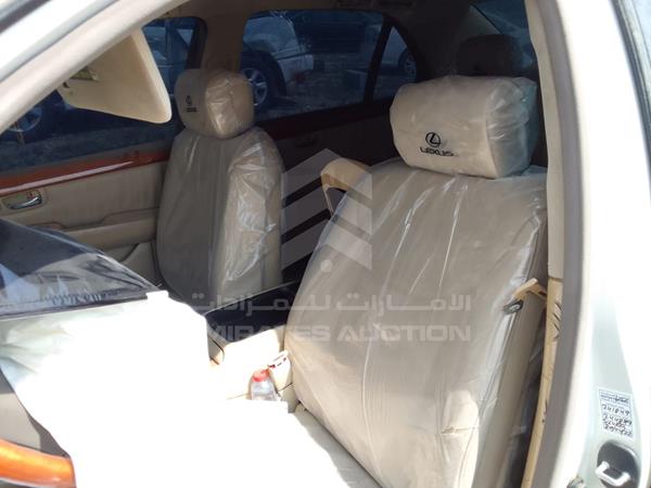 Lexus LS 430 2004 JTHBN36F440145926 Image 5