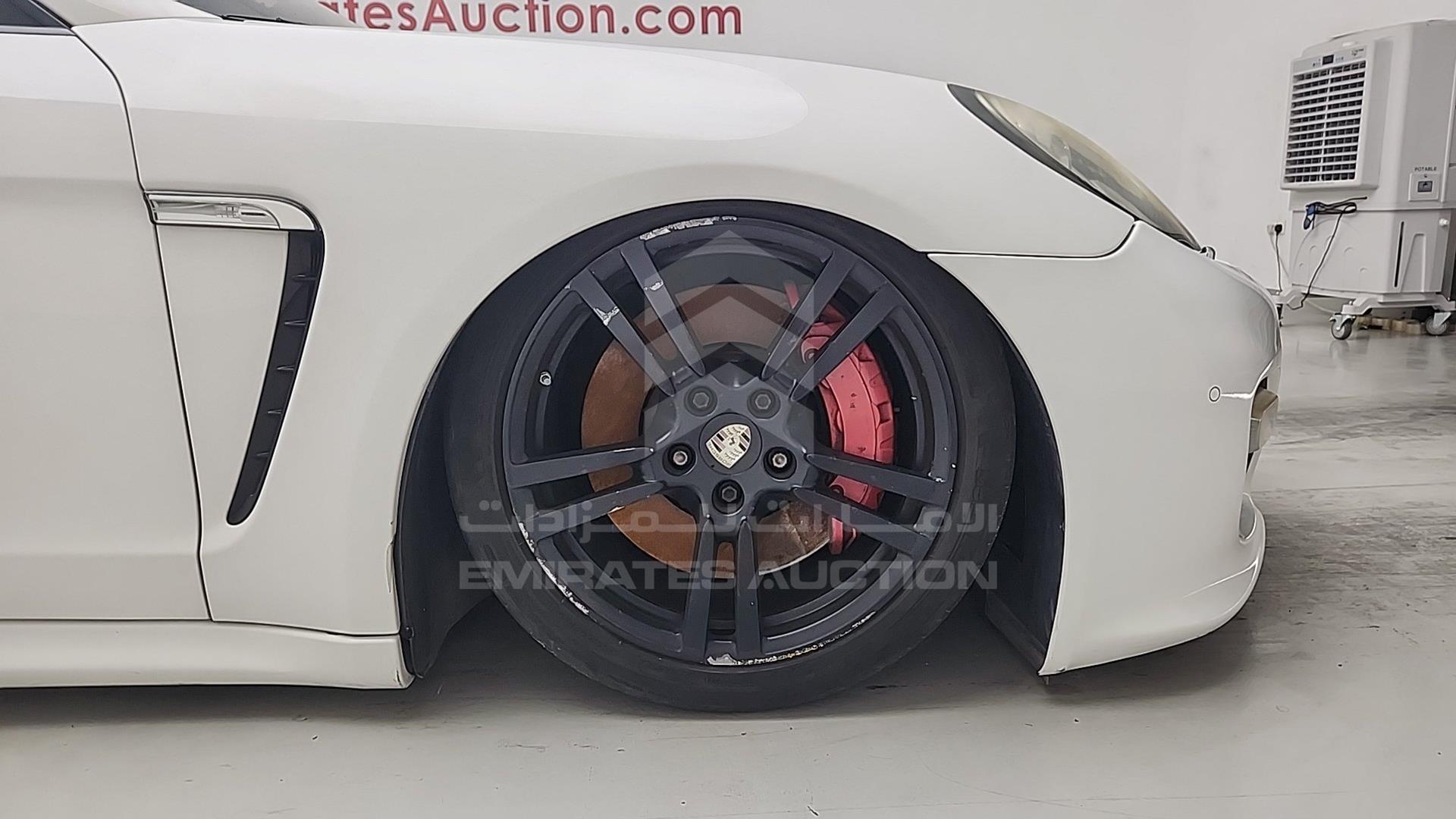 2011 PORSCHE PANAMERA VIN: WP0ZZZ97ZBL080132