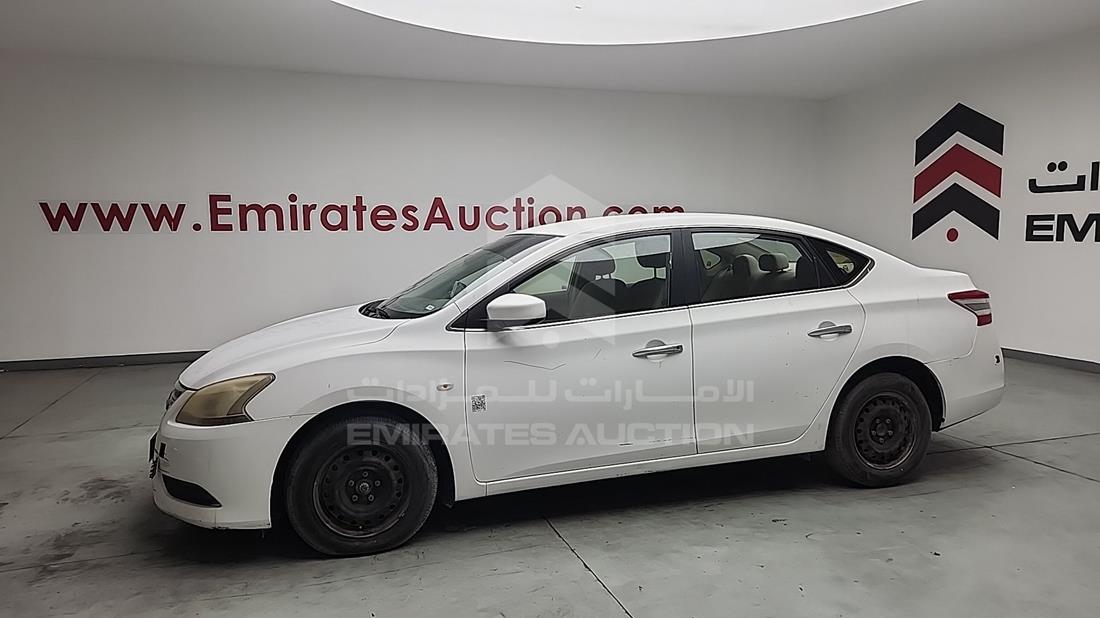2014 Nissan Sentra — Front Left Angle — Photo 7