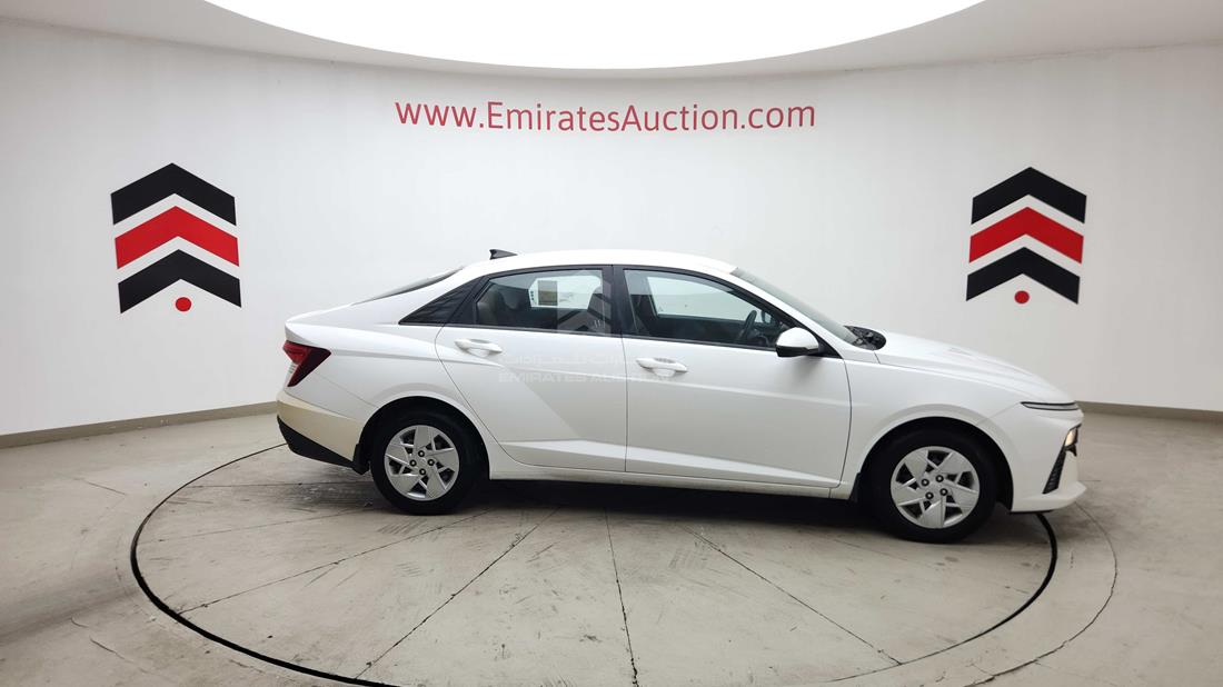 2025 Hyundai Accent — Right Full View — Photo 37