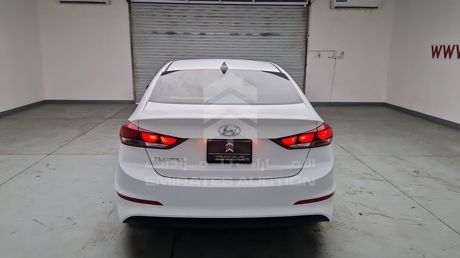 2017 HYUNDAI ELANTRA VIN: 5NPD84LF6HH058582
