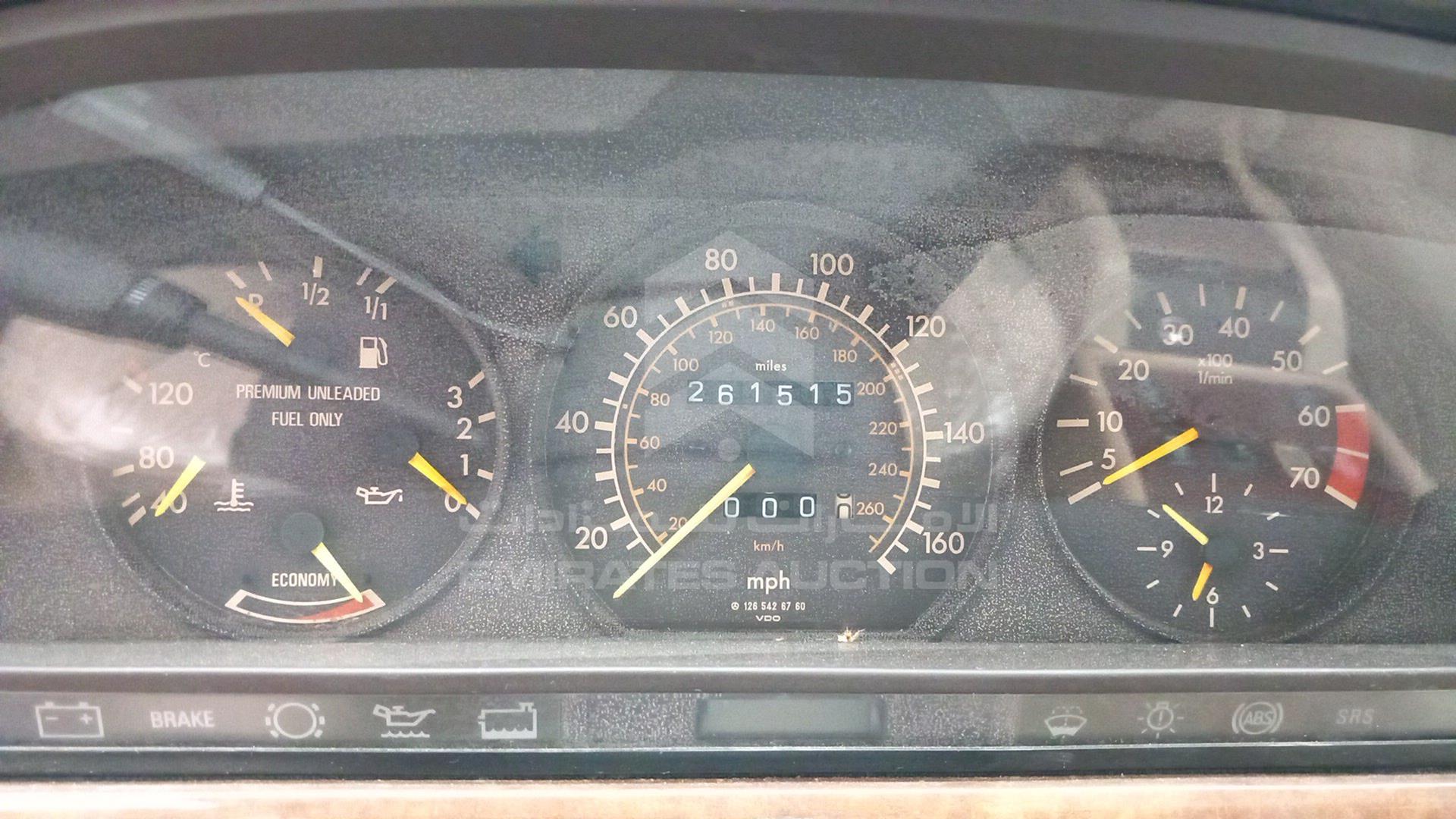 1990 MERCEDES SEL 560 VIN: WDBCA39E5LA531735