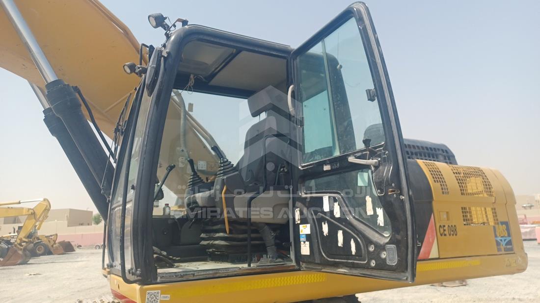 2018 Caterpillar 330DL for sale in UAE - | Emirates Auction