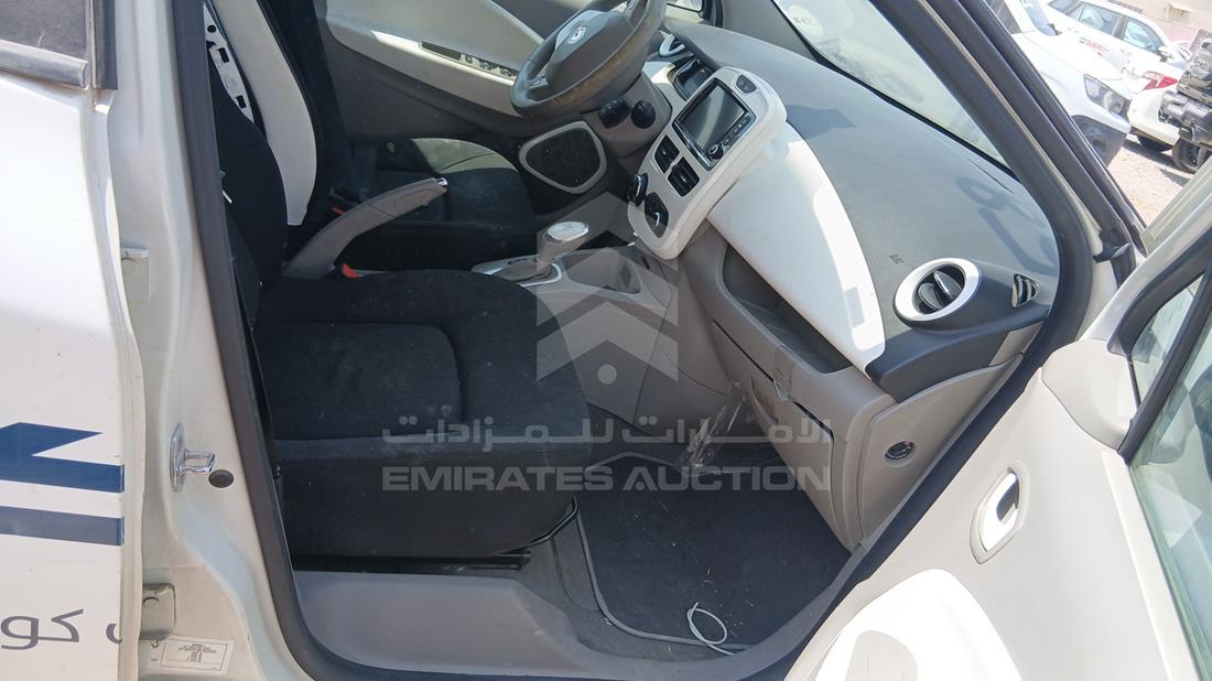 2019 Renault Zoe — Front Right Passenger Seat View — Photo 22