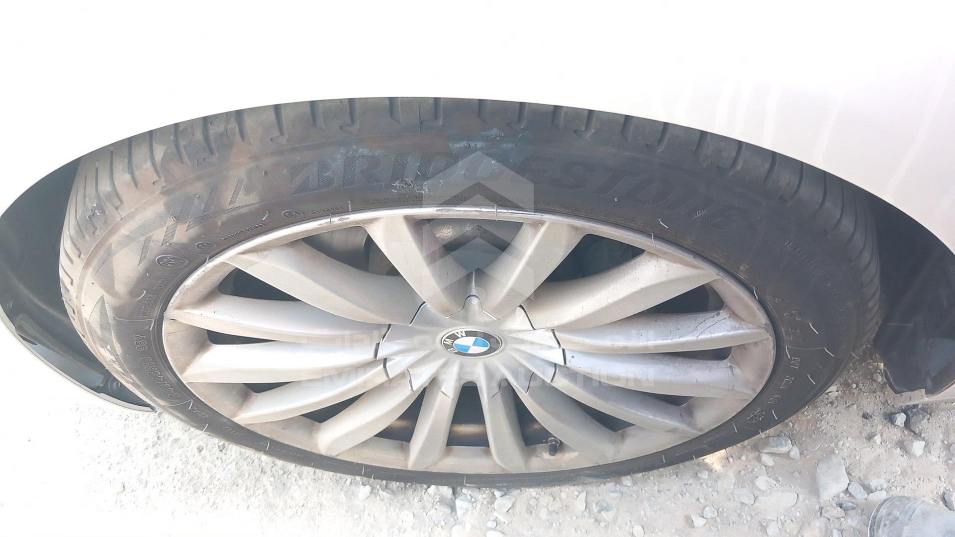 2016 BMW 730 VIN: WBA7E010XGG560458