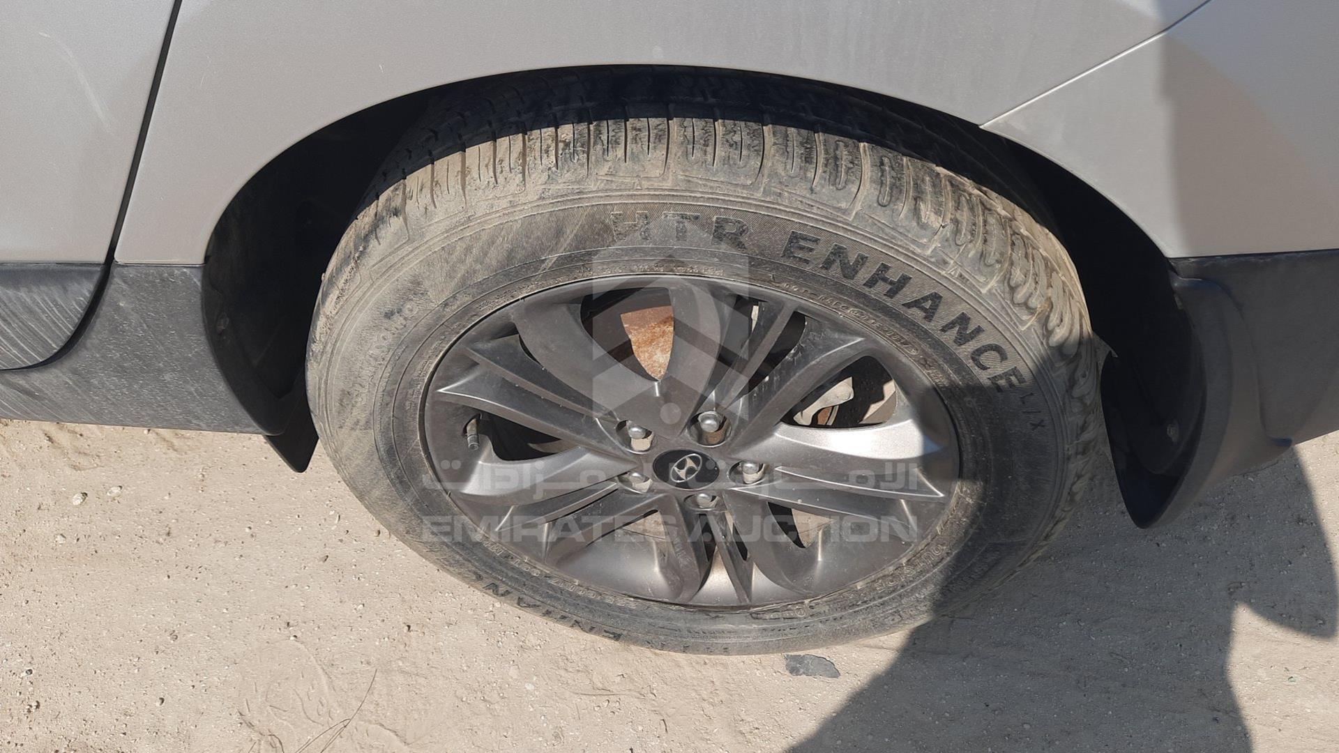 2015 HYUNDAI TUCSON VIN: KMHJT81E7FU056065