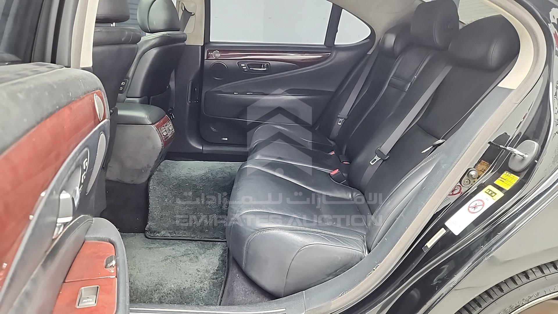 2009 LEXUS LS 460 VIN: JTHGL46F305036386