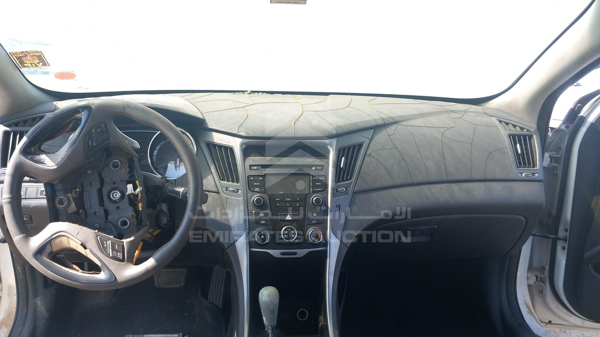 2014 HYUNDAI SONATA VIN: KMHEB41C5EA618234