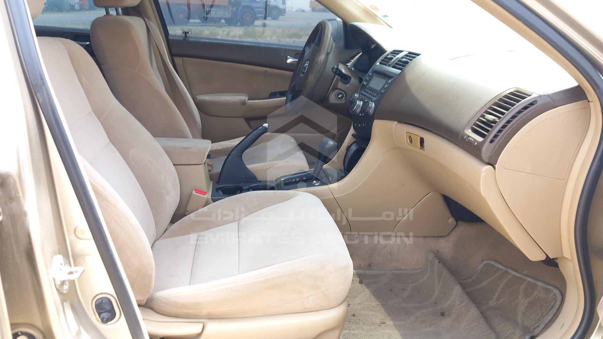 2005 HONDA ACCORD VIN: JHMCM56525C407498