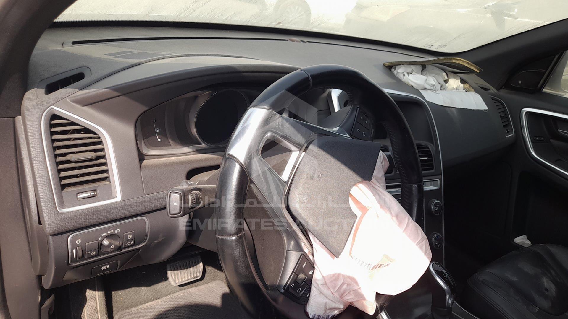 2014 VOLVO XC 60 VIN: YV147HDZ0E2558389