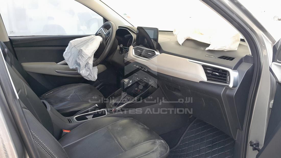 شيفروليه كابتيفا 2023 — زاوية واجهة الراكب الأمامي الأيمن — صورة 22