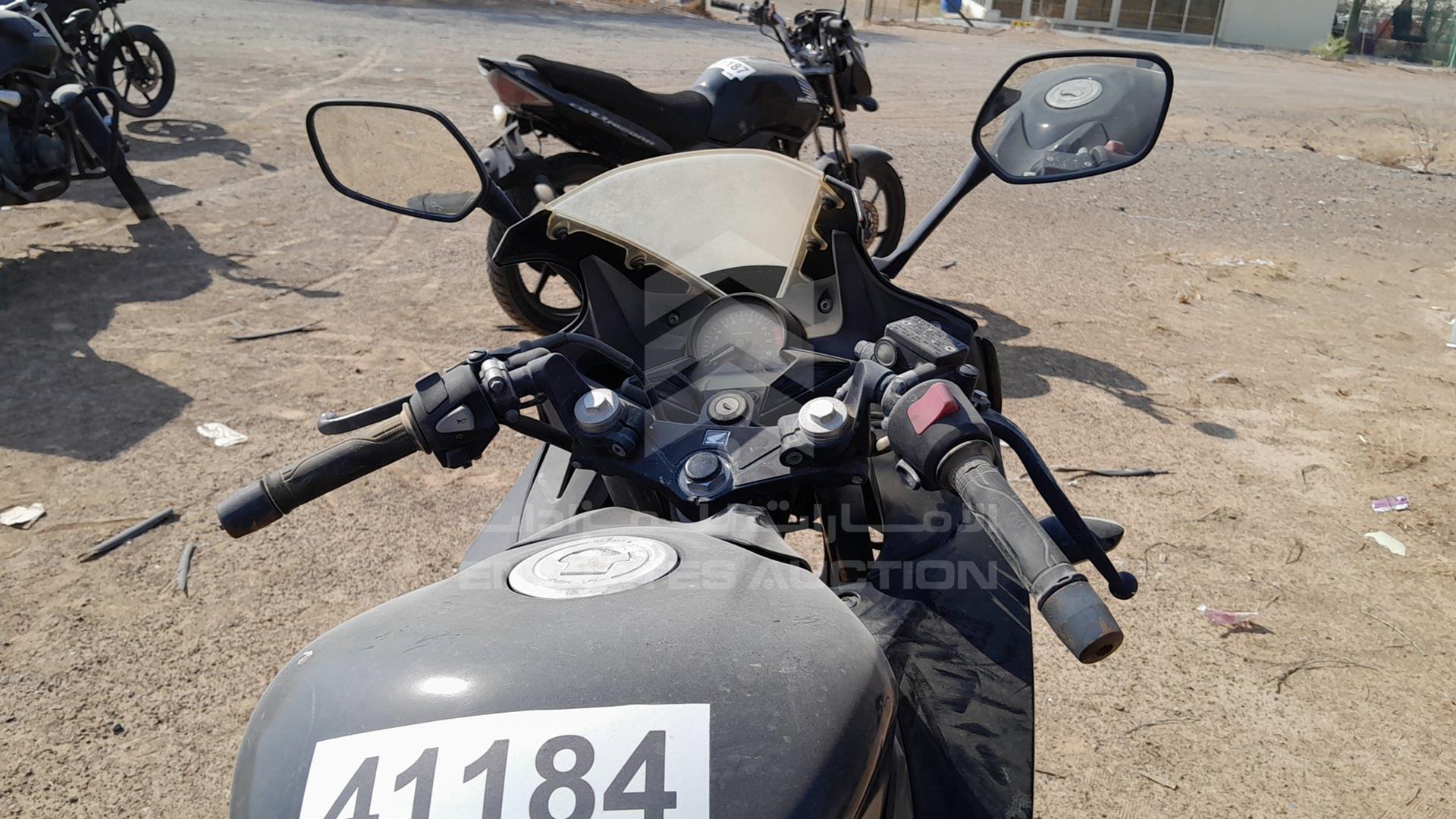 2015 HONDA CB300R VIN: MLHNC51A0F5100108