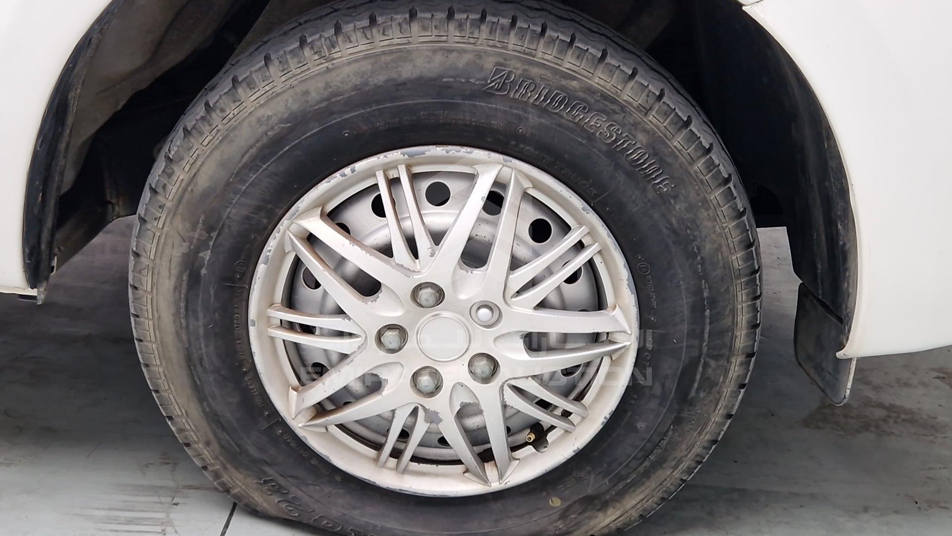 2008 TOYOTA HILUX VIN: MR0EX12G782305420
