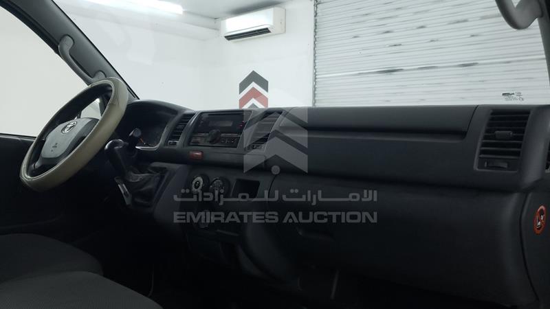 JTFHX02P0G0106555 Auction: EmiratesAuction Lot: 406209 JTFHX02P0G0106555 Toyota Hiace 2016 WHITE Photo 23