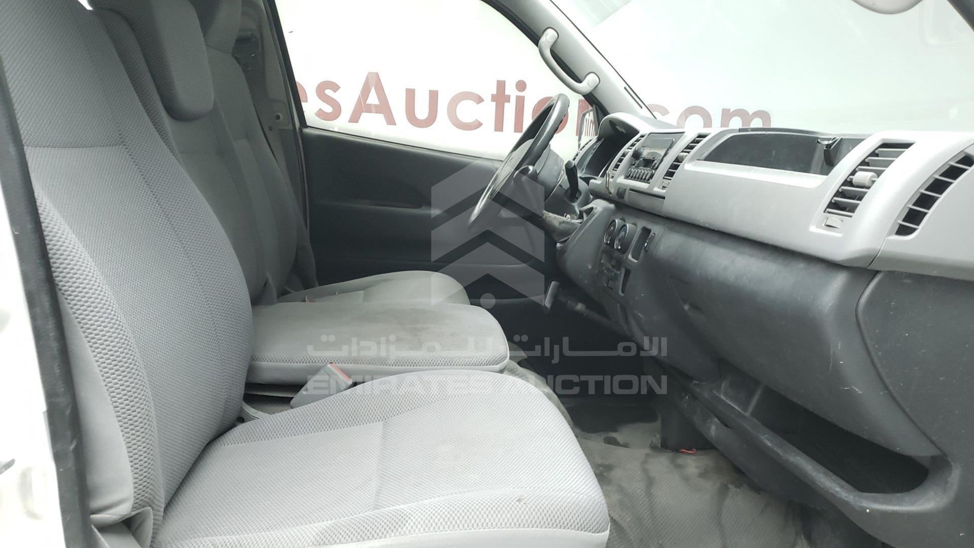 2007 TOYOTA HIACE VIN: JTGJX02PX70010963