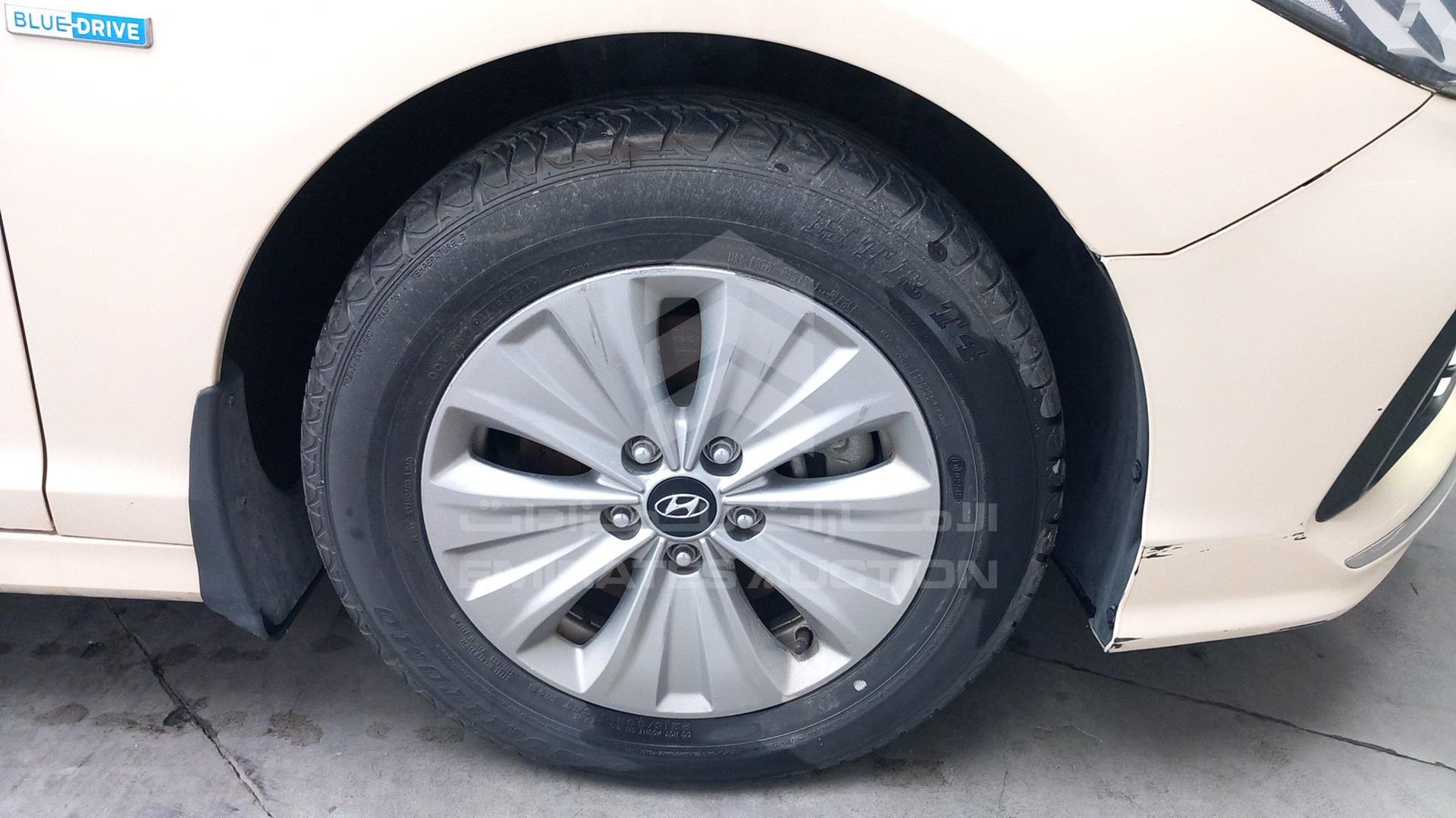 2019 HYUNDAI SONATA HYBRID VIN: KMHE24137KA093091