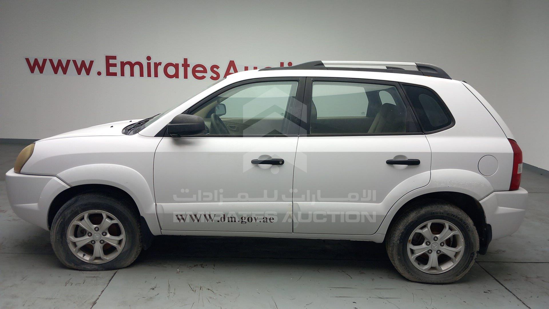 2009 HYUNDAI TUCSON VIN: KMHJM81D19U995429