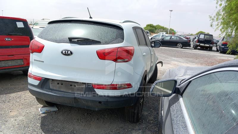 U5YPB81A5FL528920 Auction: EmiratesAuction Lot: 404941 U5YPB81A5FL528920 Kia Sportage 2015 WHITE Photo 9