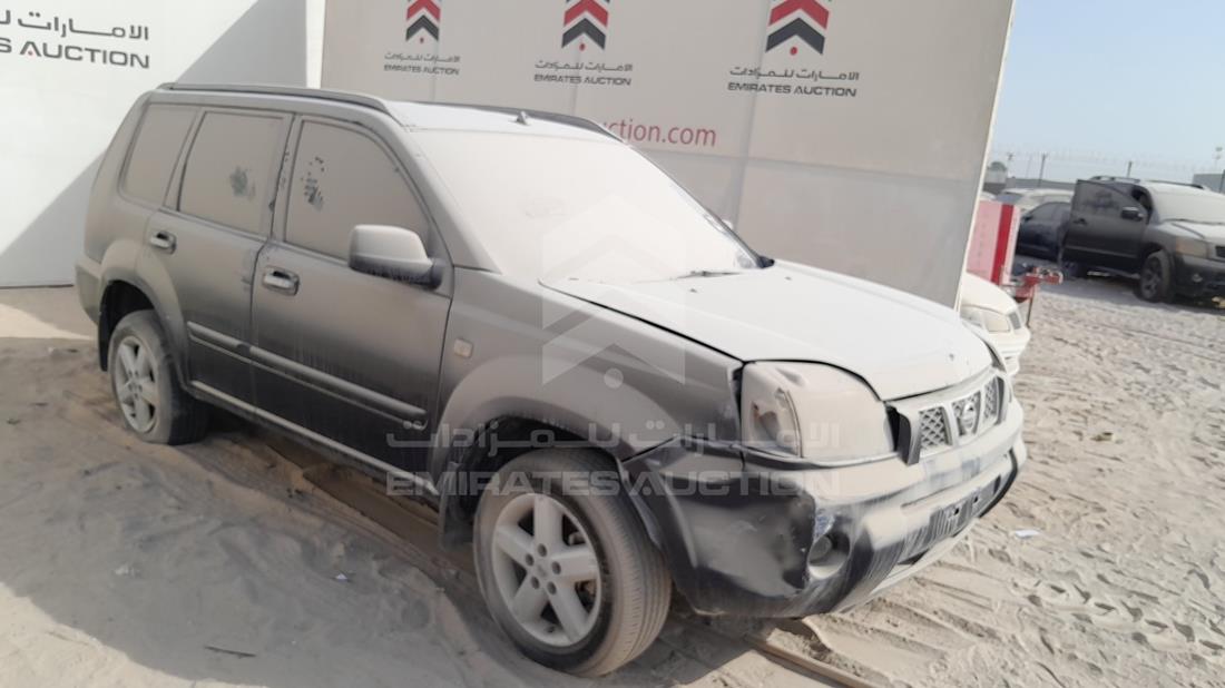 2007 Nissan X-Trail — Front Right Angle — Photo 9