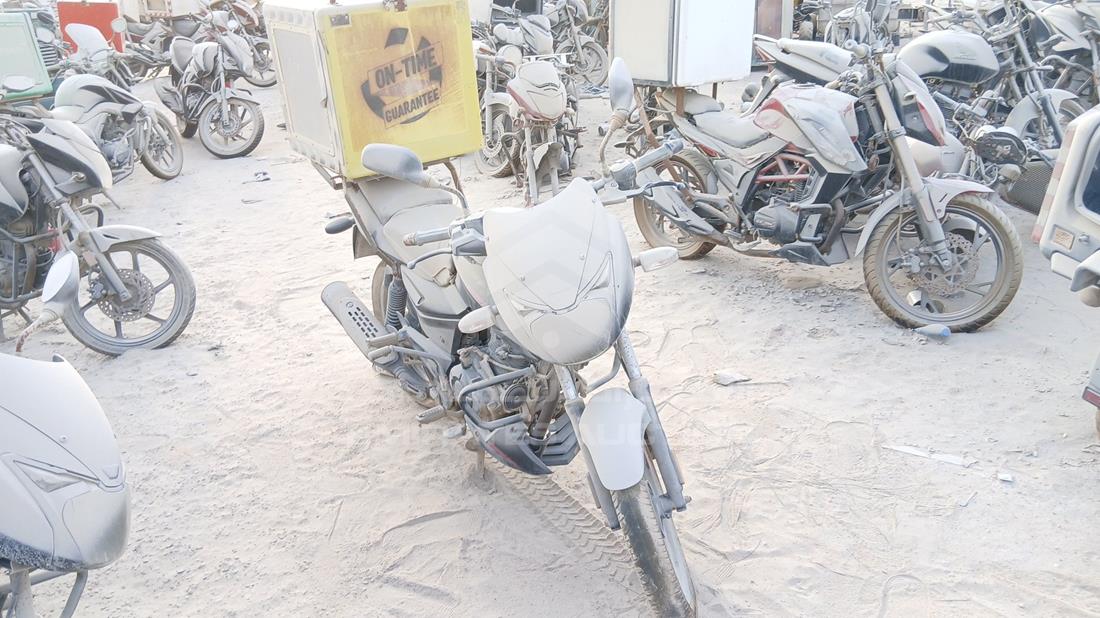 2022 Bajaj Pulsar — Front Right Angle — Photo 9
