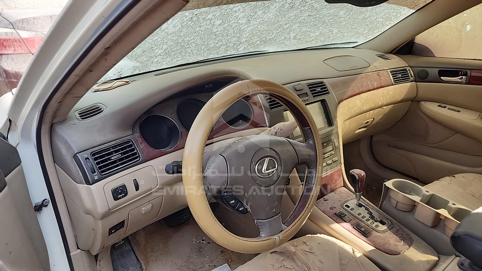 2002 LEXUS ES 300 VIN: JTHBF30G820060499