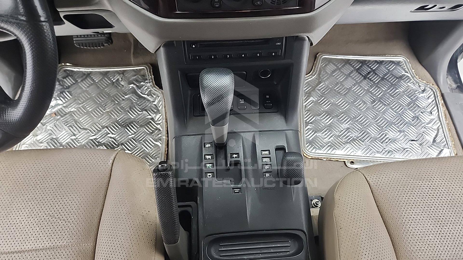 2002 MITSUBISHI PAJERO VIN: JMYLRV73W2J701499