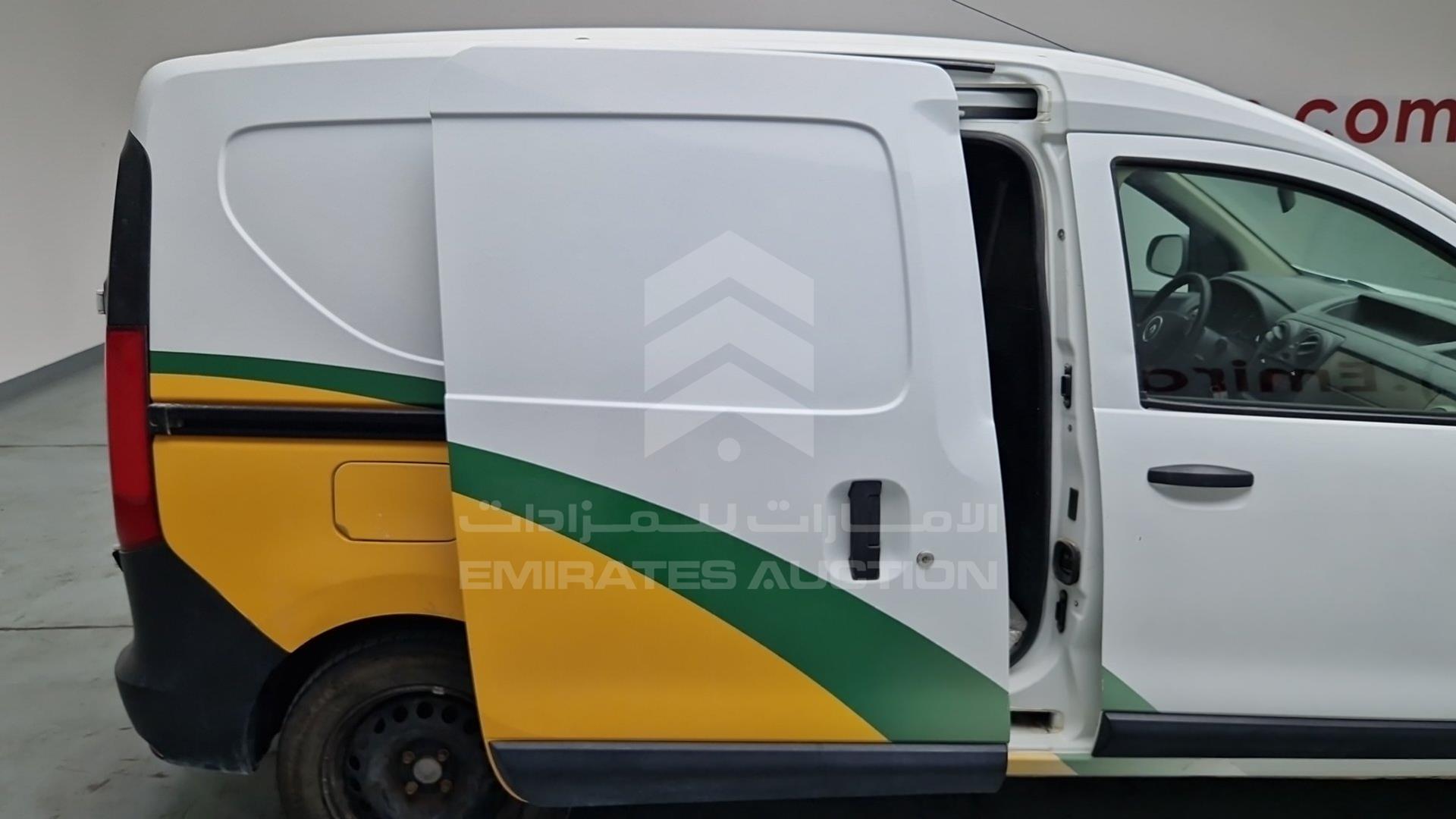 2017 RENAULT DOKKER VIN: VF18SRB46HG533781