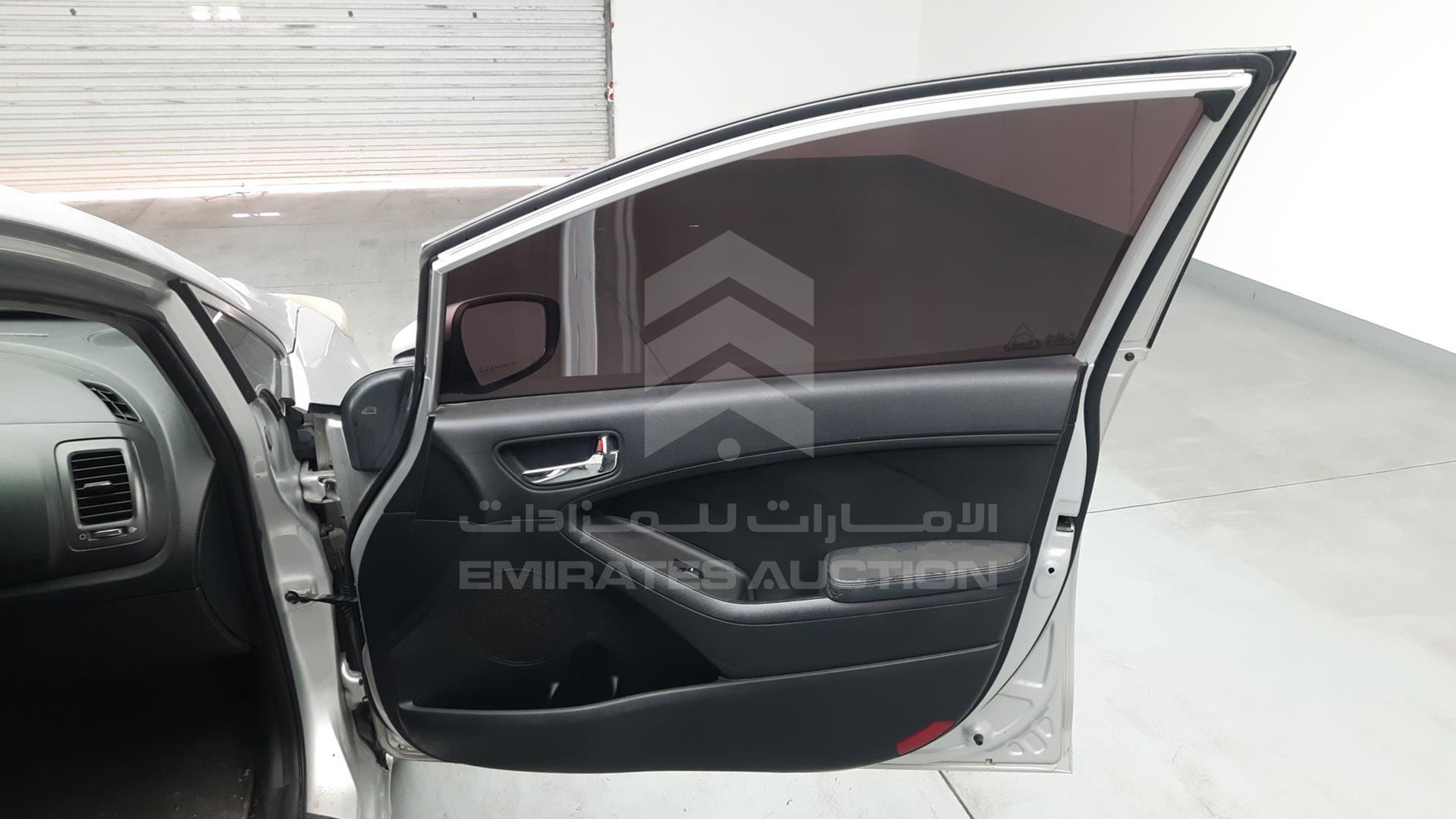 2014 KIA CERATO VIN: KNAFX4113E5172678