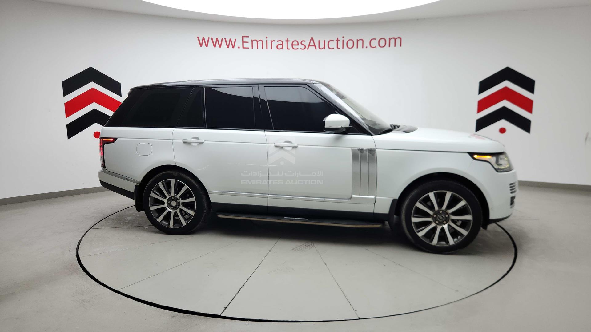 2014 RANGE ROVER VOGUE VIN: SALGA2DF1EA174711