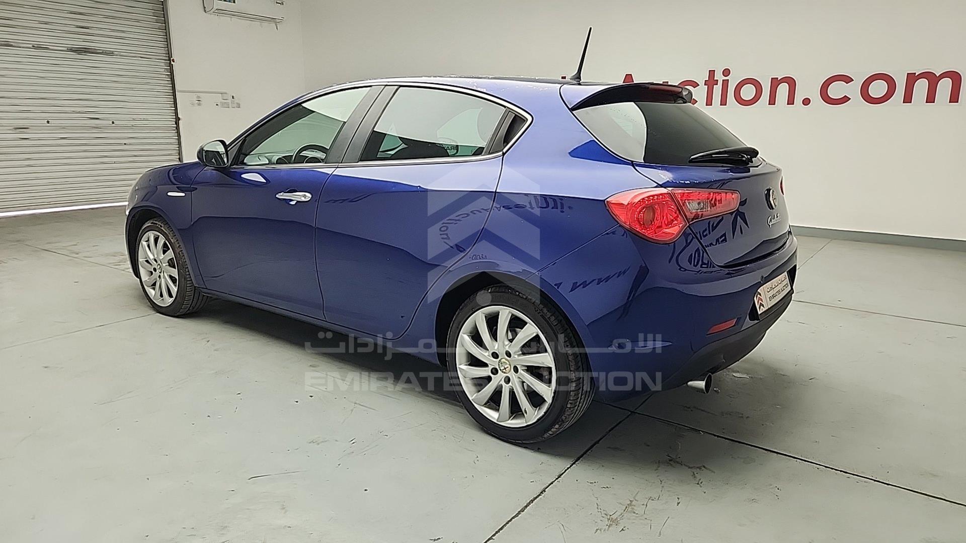 2015 ALFA ROMEO GILULIETTA VIN: ZARCABCA7F7359166
