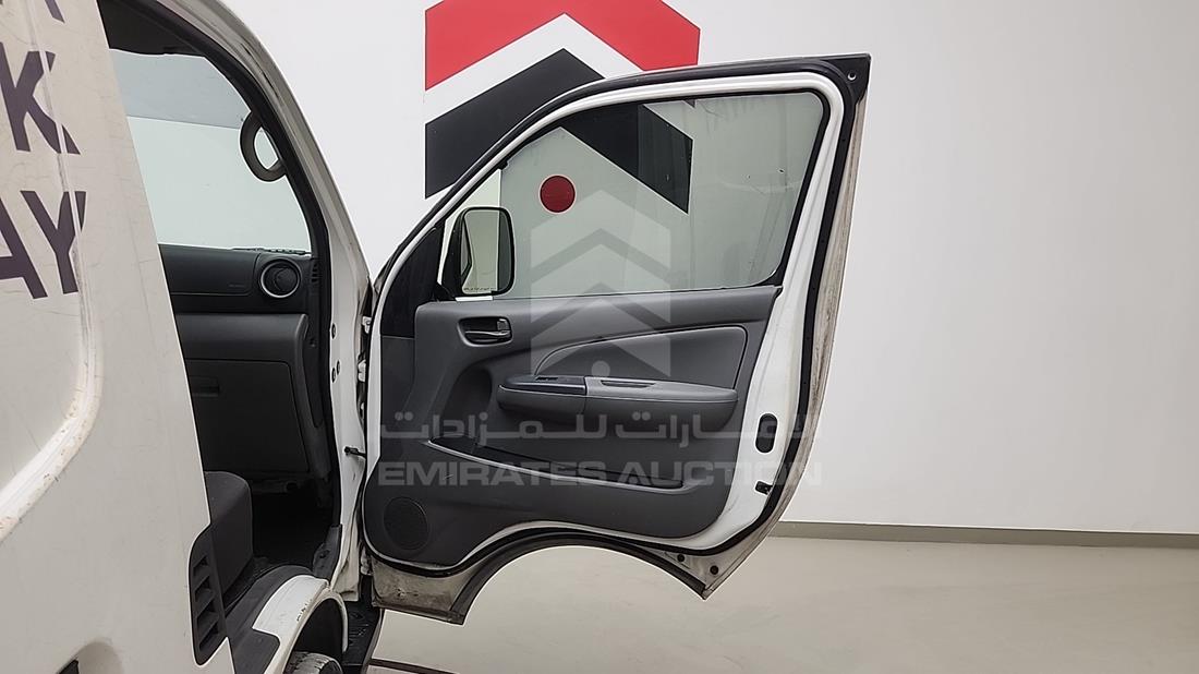 نيسان أورفان 2018 — الباب الأمامي الأيمن — صورة 17