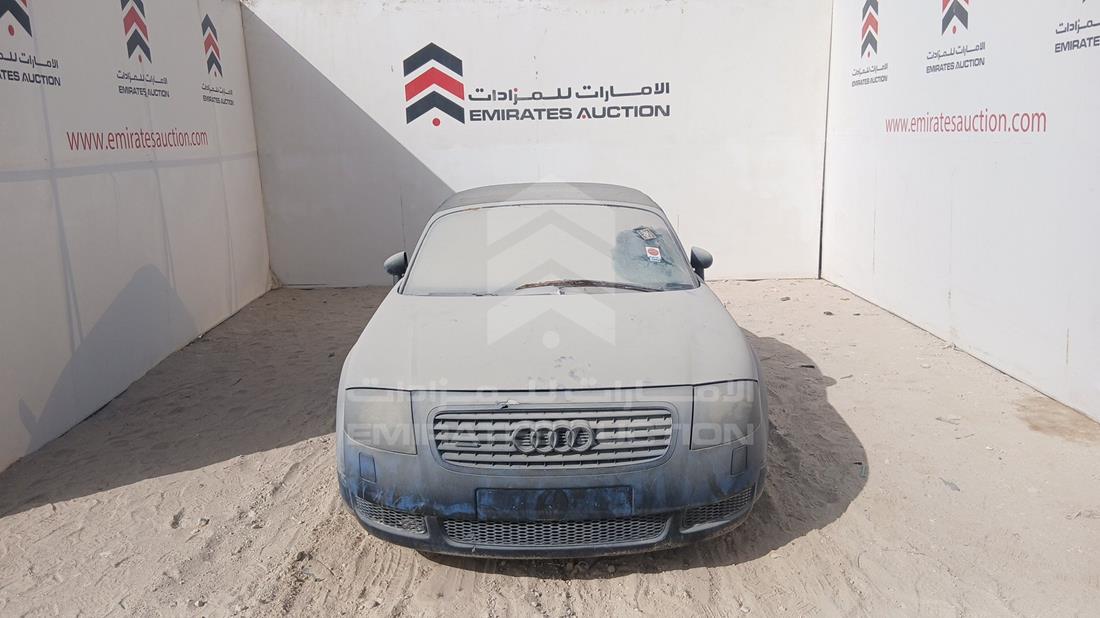 اودي تى تى 2002 — الزاوية الأمامية بالكامل — صورة 1