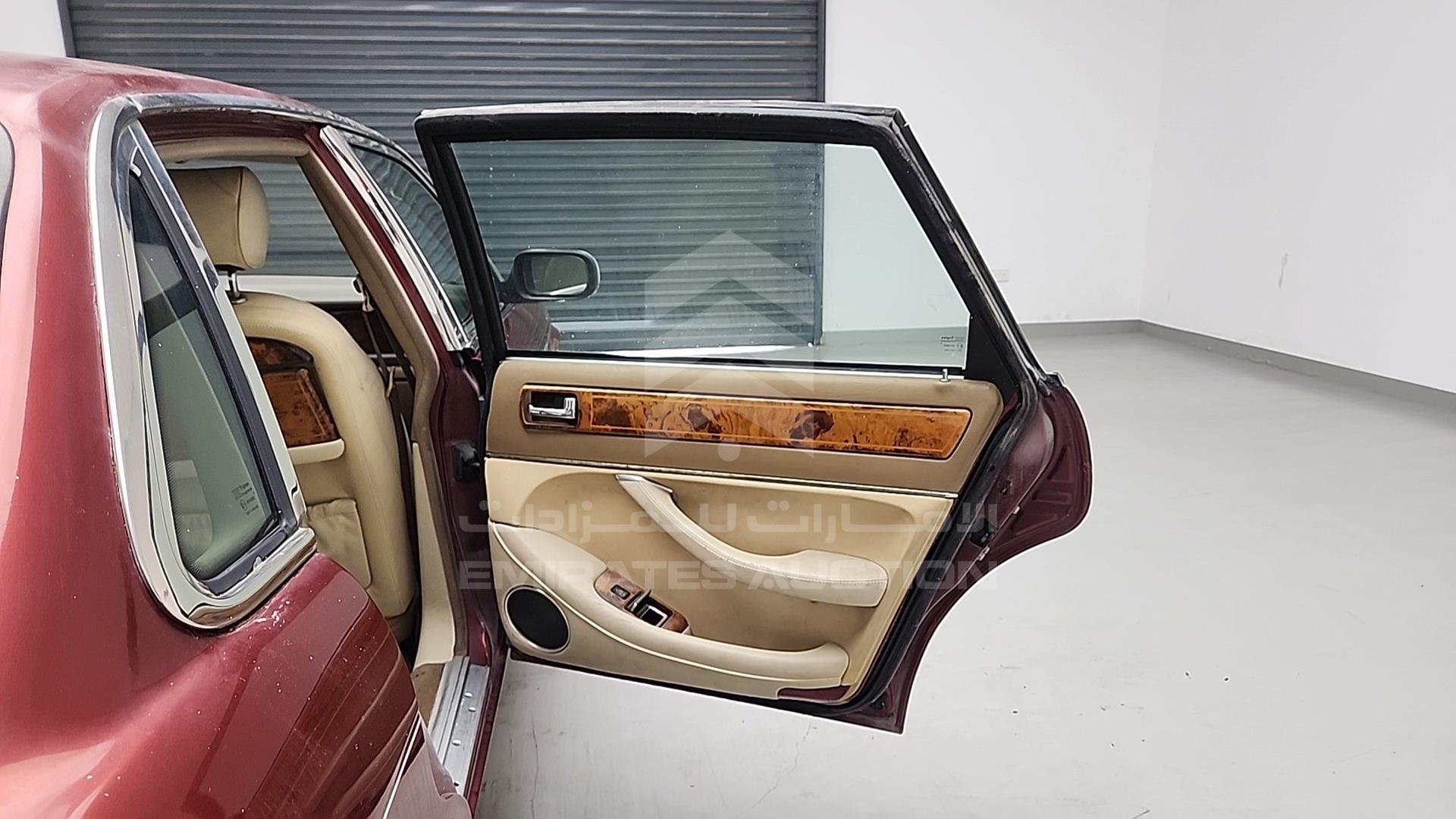 1995 JAGUAR DIMALER VIN: SAJDKALD4BC749886