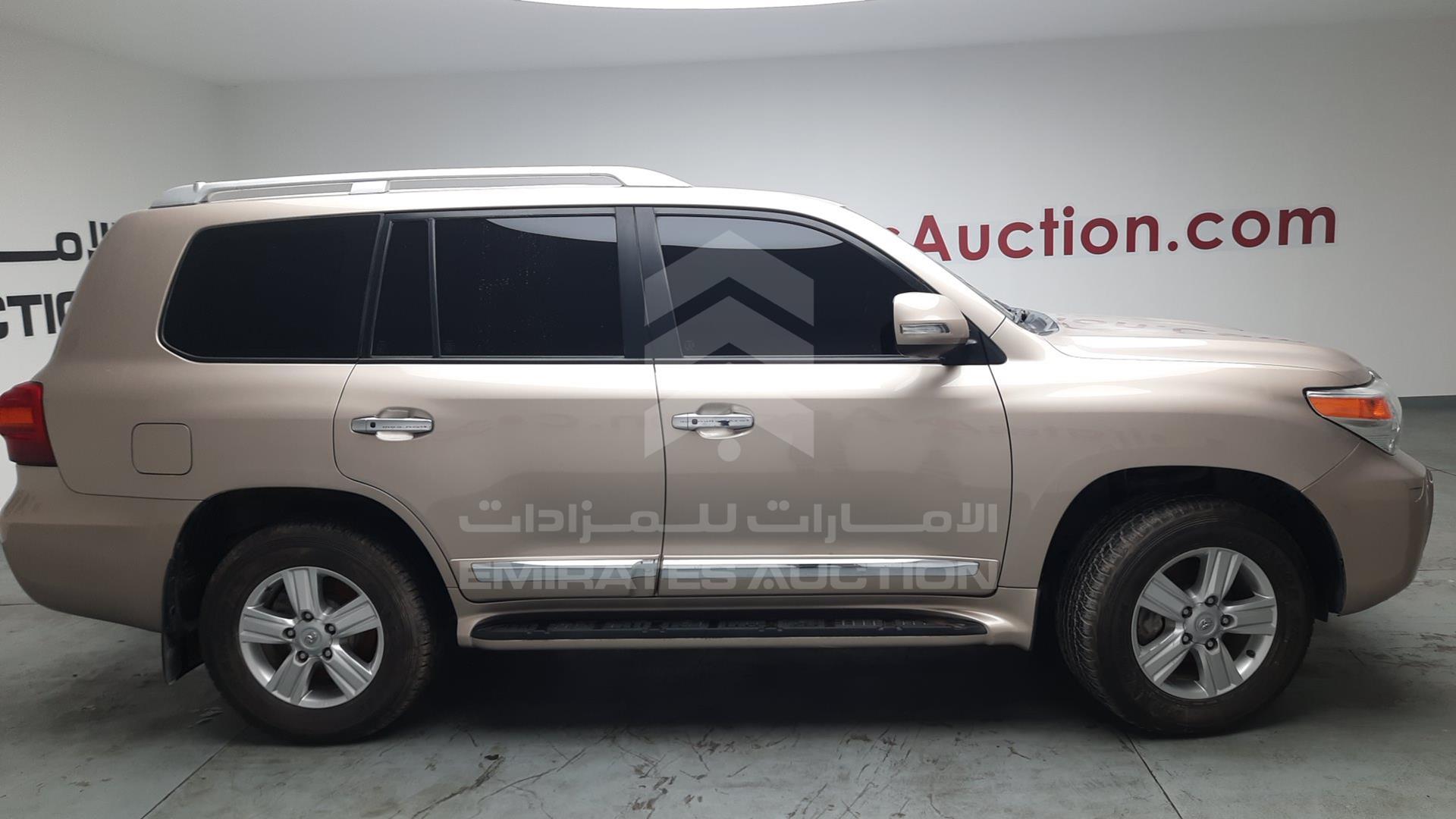 2015 TOYOTA LAND CRUISER VIN: JTMHY05J5F4032408