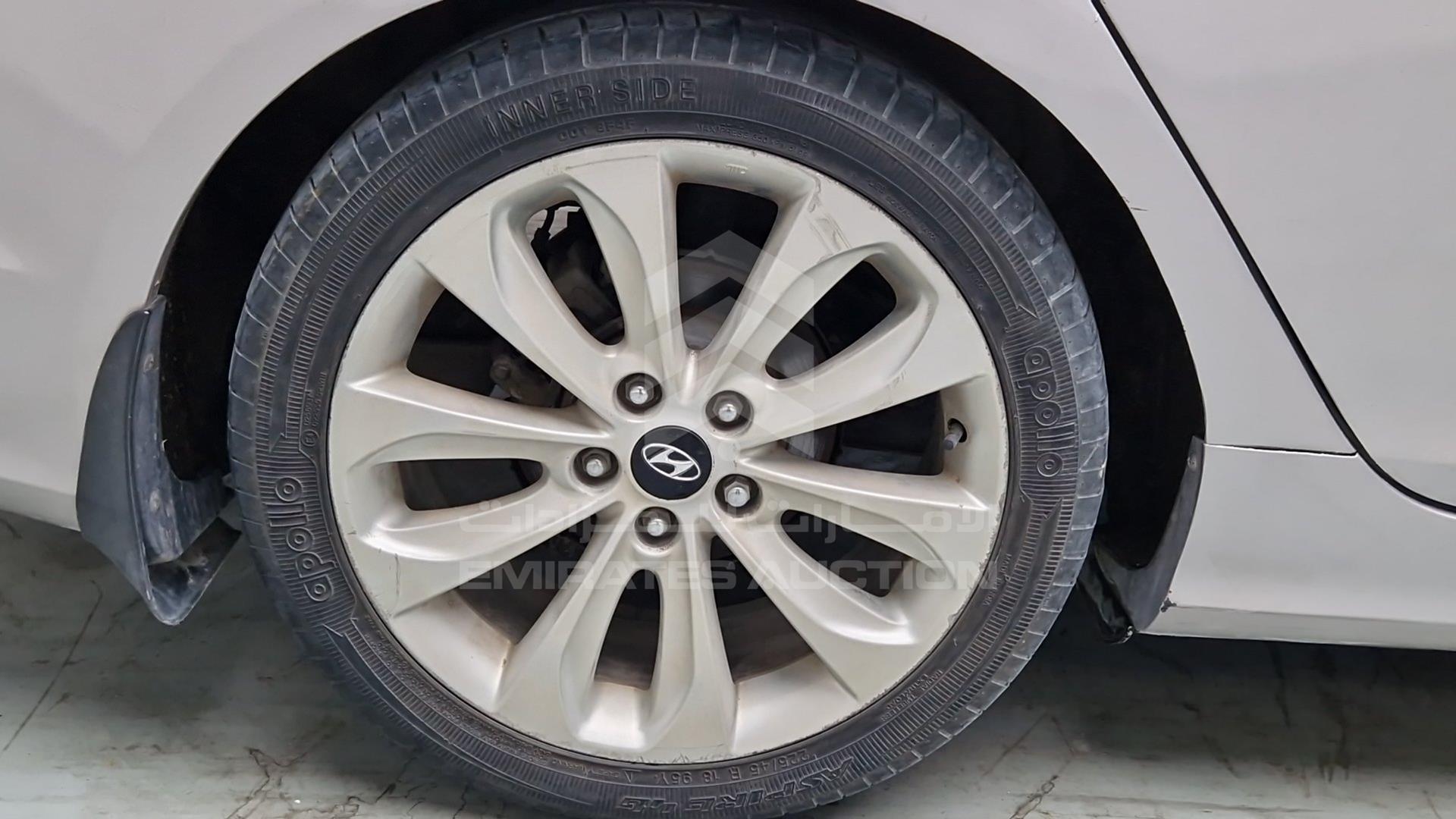 2012 HYUNDAI SONATA VIN: KMHEC41C2CA388372