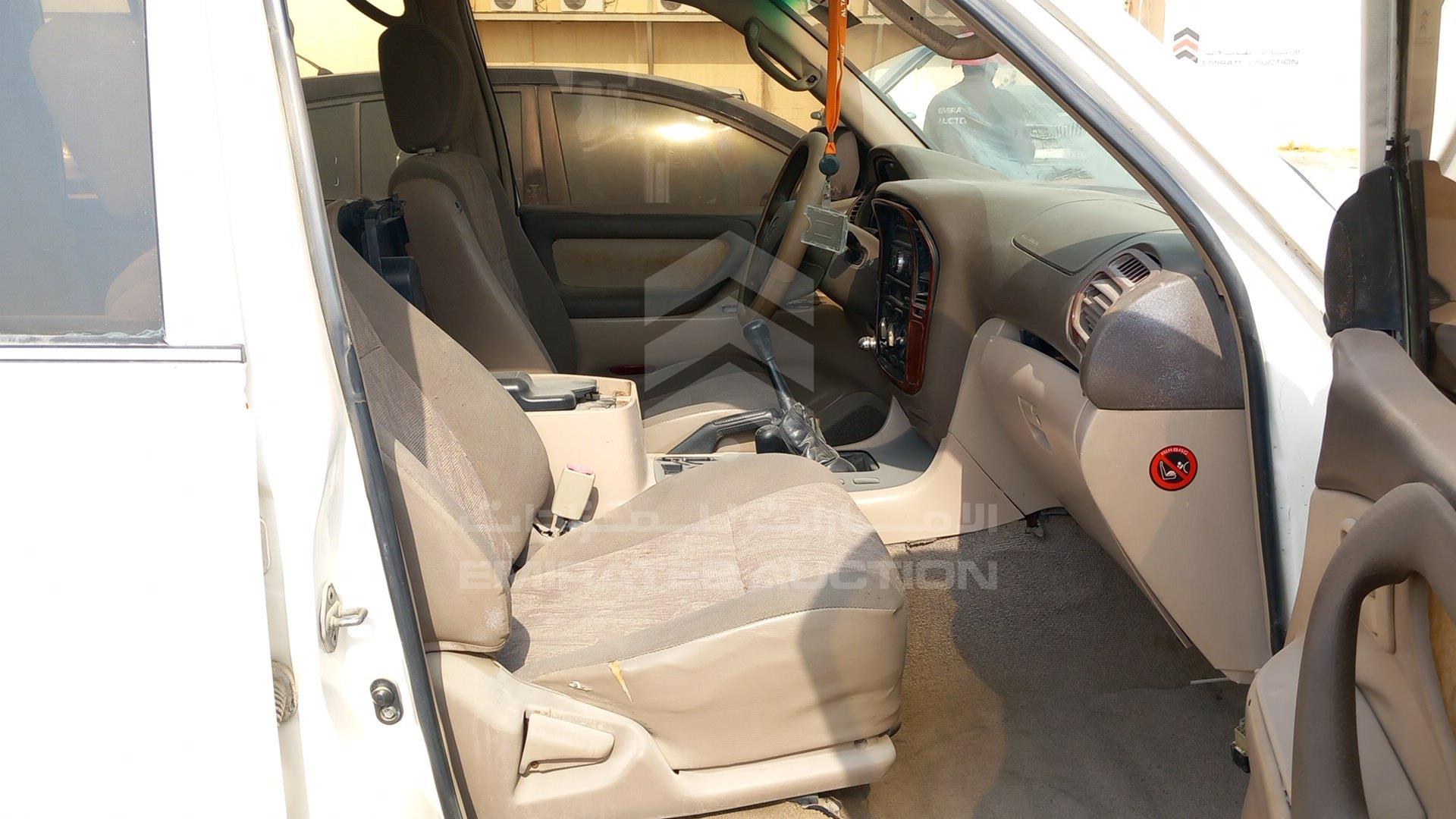 2001 TOYOTA LAND CRUISER VIN: JTEHJ09JX15016752
