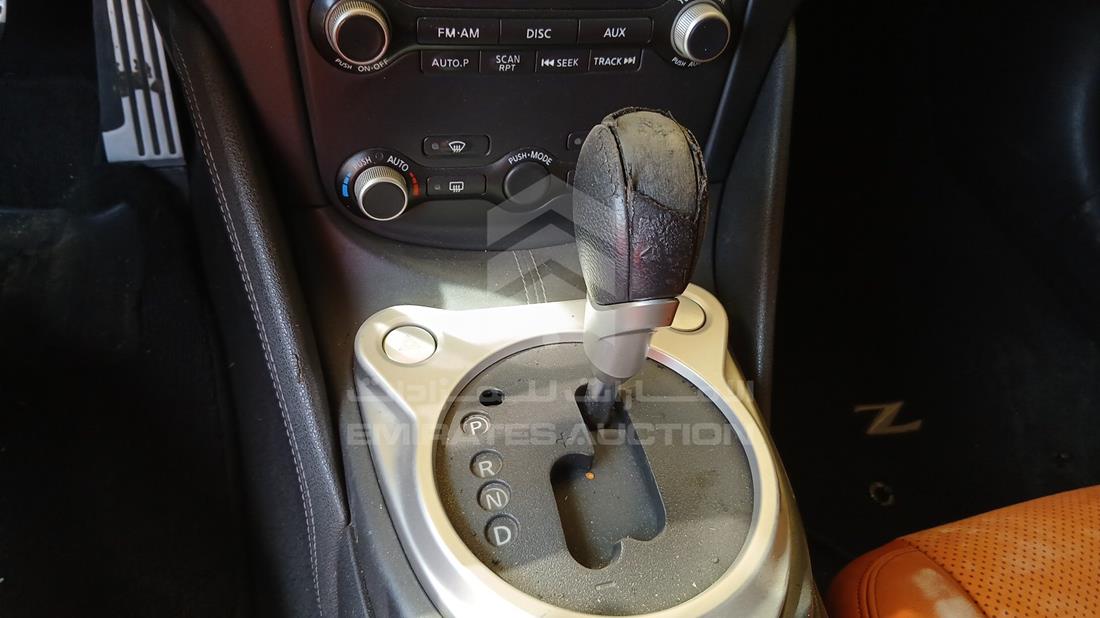 نيسان 370 Z 2014 — زاوية ناقل الحركة — صورة 17