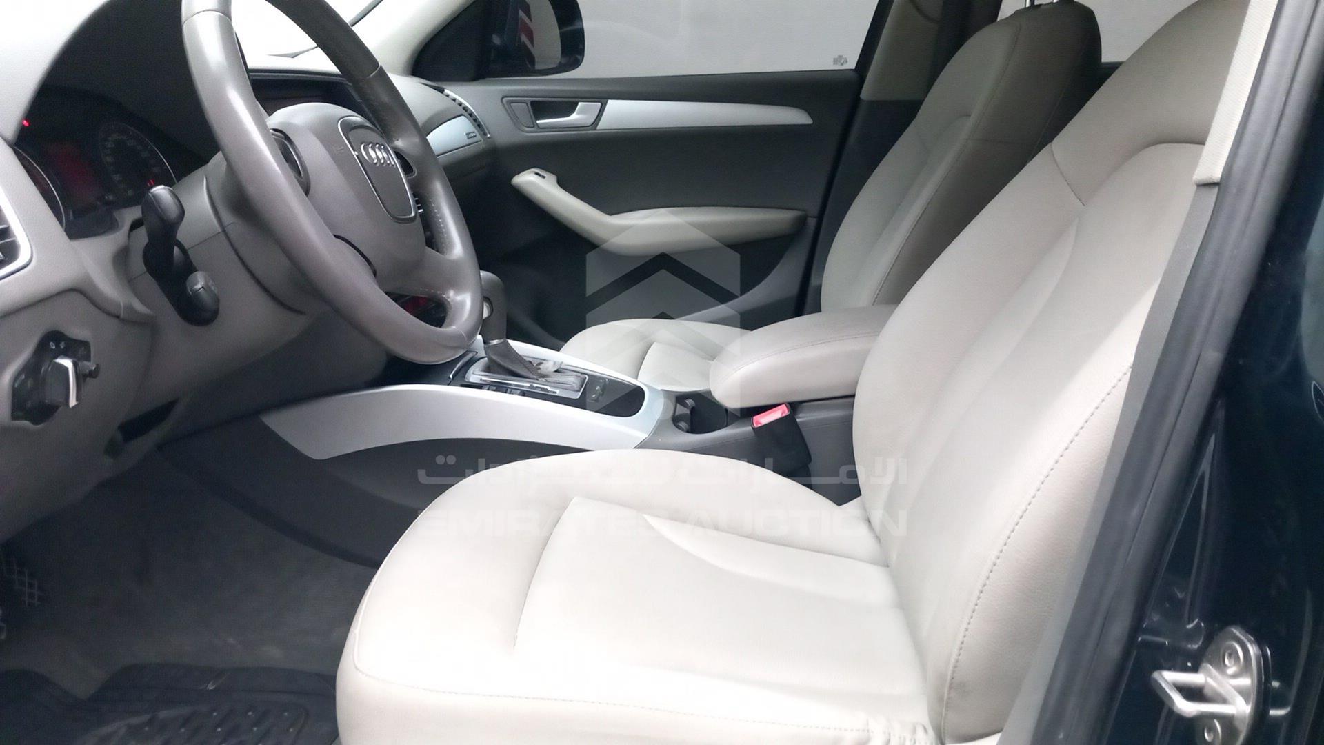 2011 AUDI Q5 VIN: WAUCFC8R2HA042938