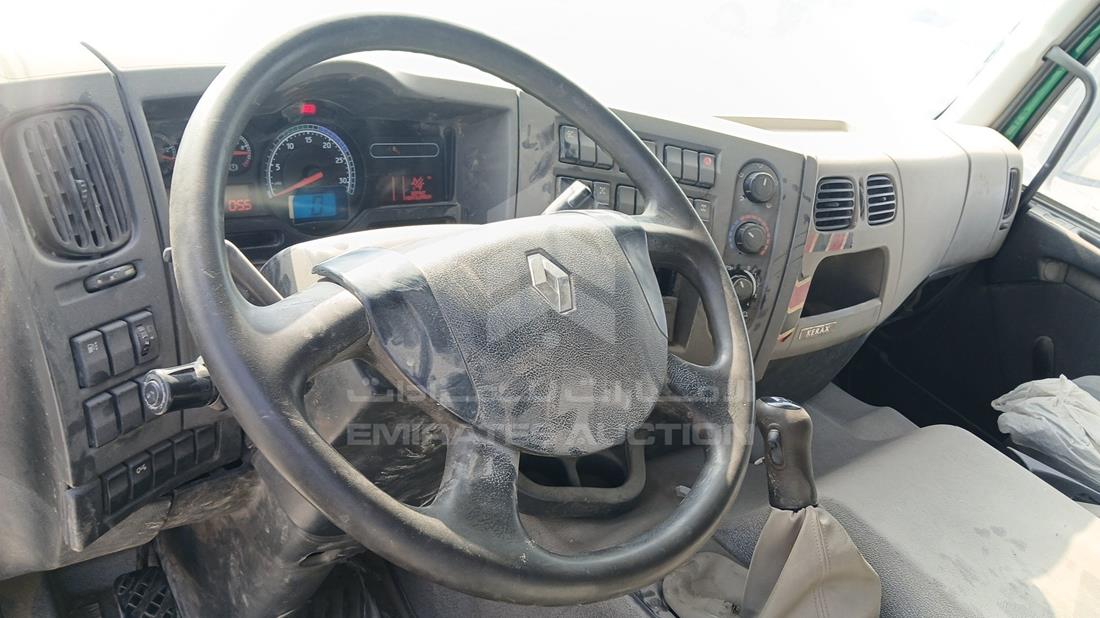 2016 Renault 440 — Full Dashboard View — Photo 16