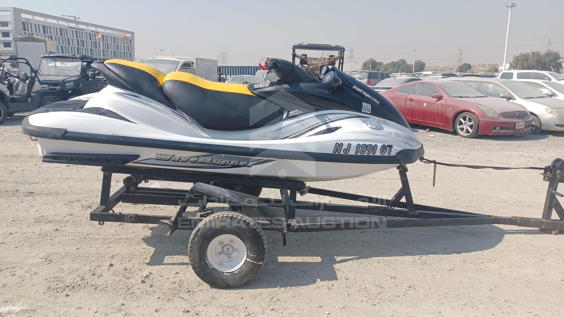0 JET SKI + TROLLEY YAMAHA VIN: USYAMA2461C303