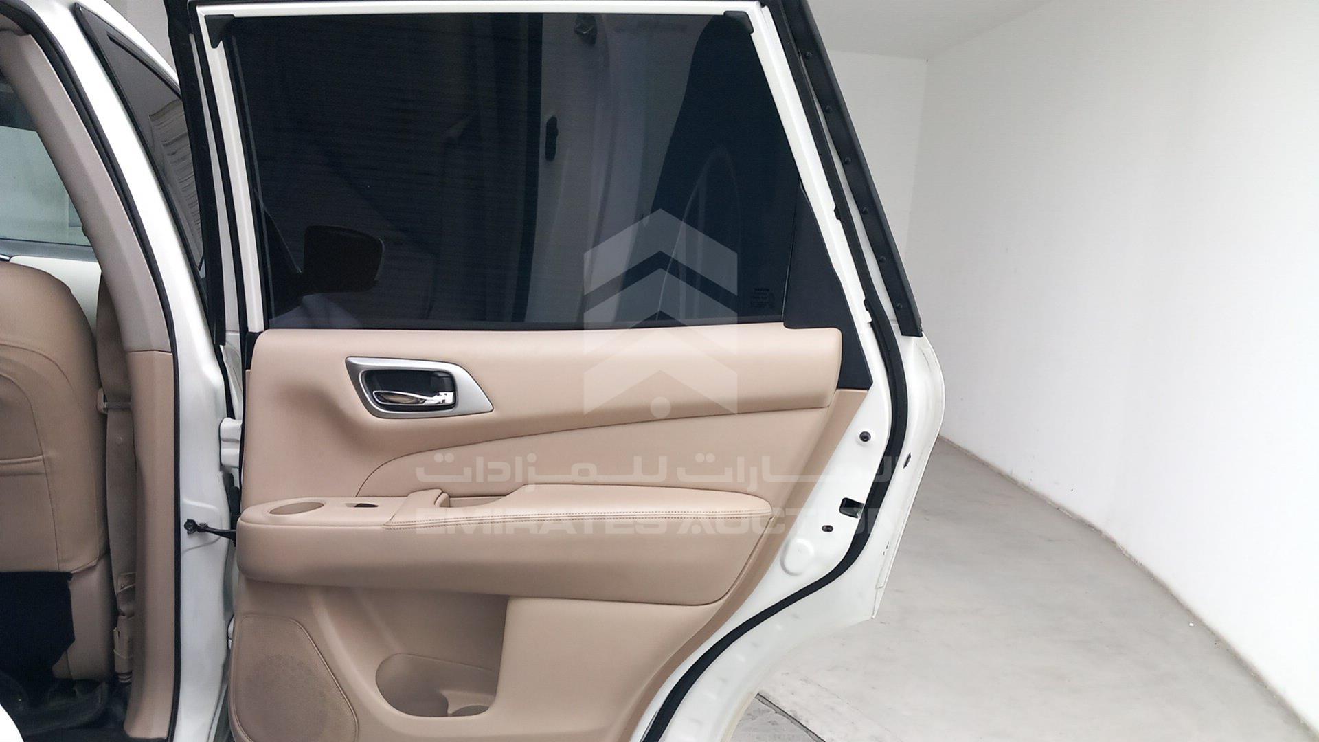 2018 NISSAN PATHFINDER VIN: 5N1DR2M57JC623801