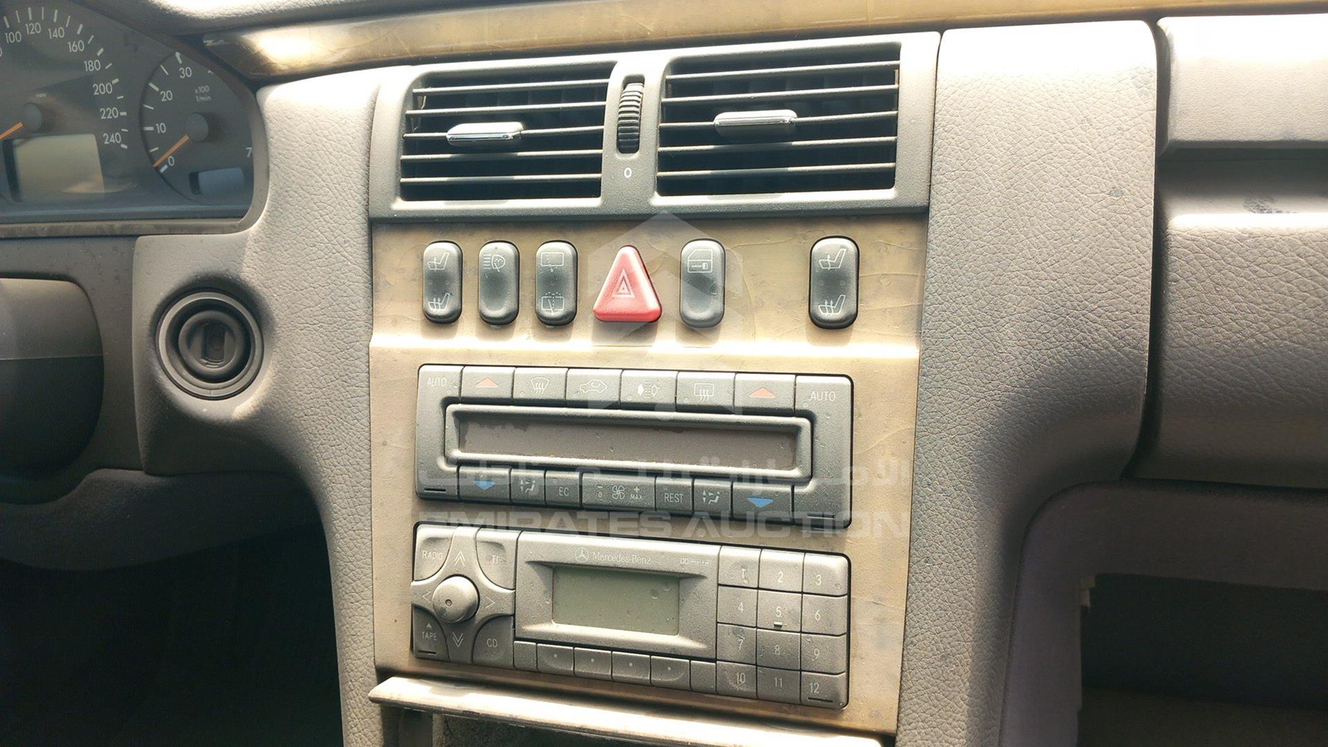0 MERCEDES --- VIN: WDB2102611A994360