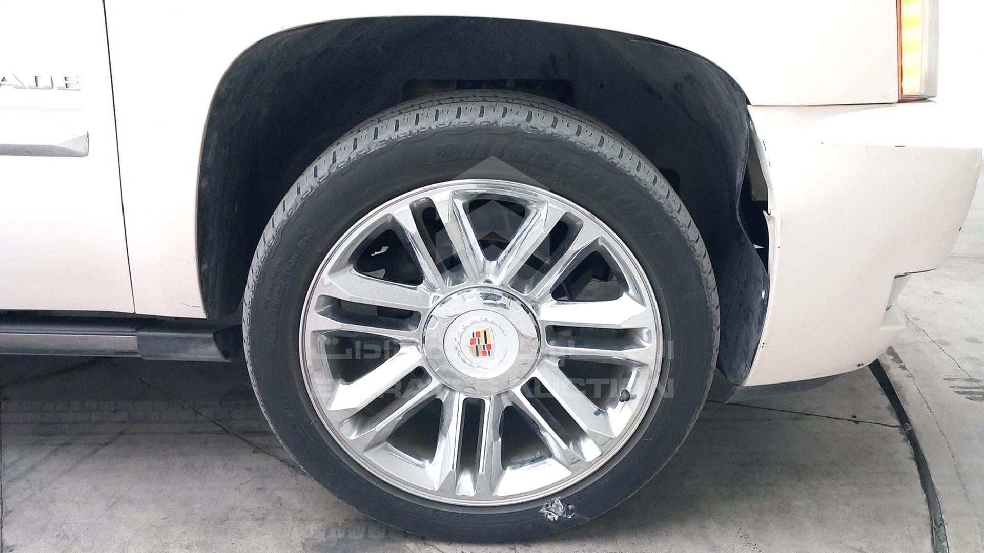 2013 CADILLAC ESCALADE VIN: 1GYS47EF7DR352524